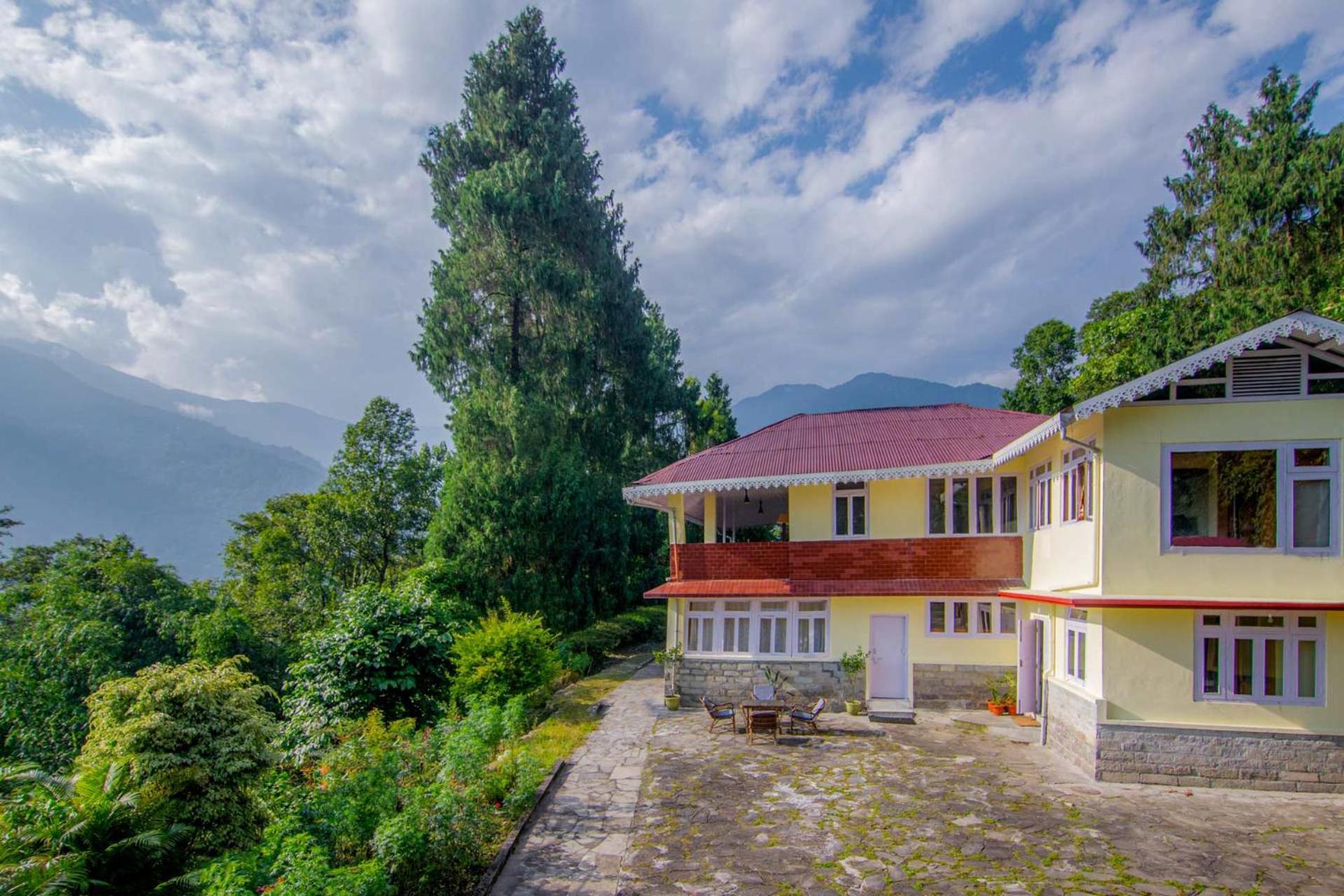 La Ipsing Farm By Stayvista - 3 Bhk Villa With Balcony, Mountain View, Indoor Games, And Pet Friendly Samdong Bagian luar foto