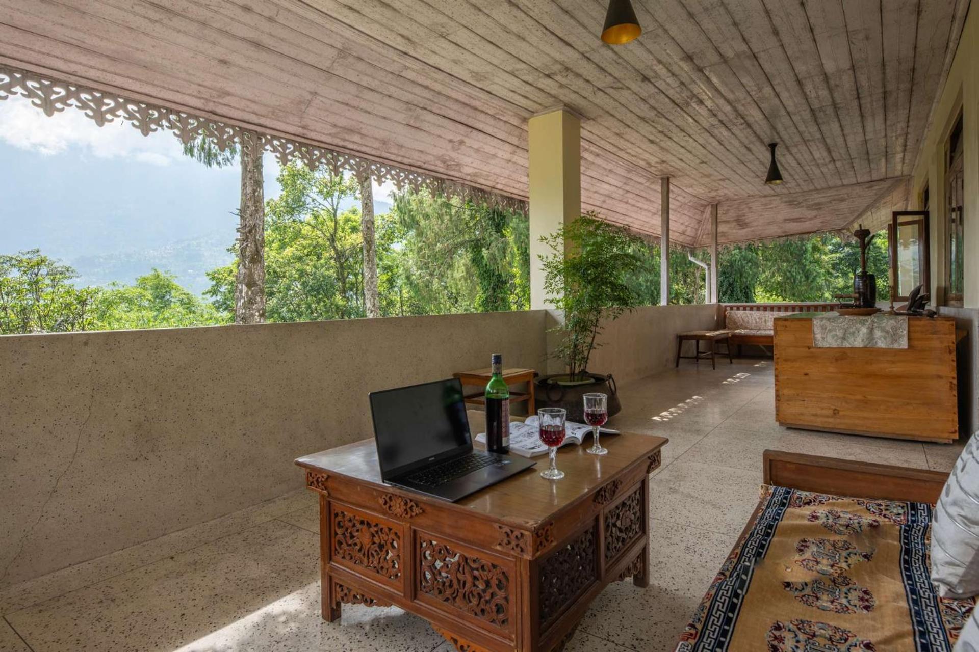 La Ipsing Farm By Stayvista - 3 Bhk Villa With Balcony, Mountain View, Indoor Games, And Pet Friendly Samdong Bagian luar foto